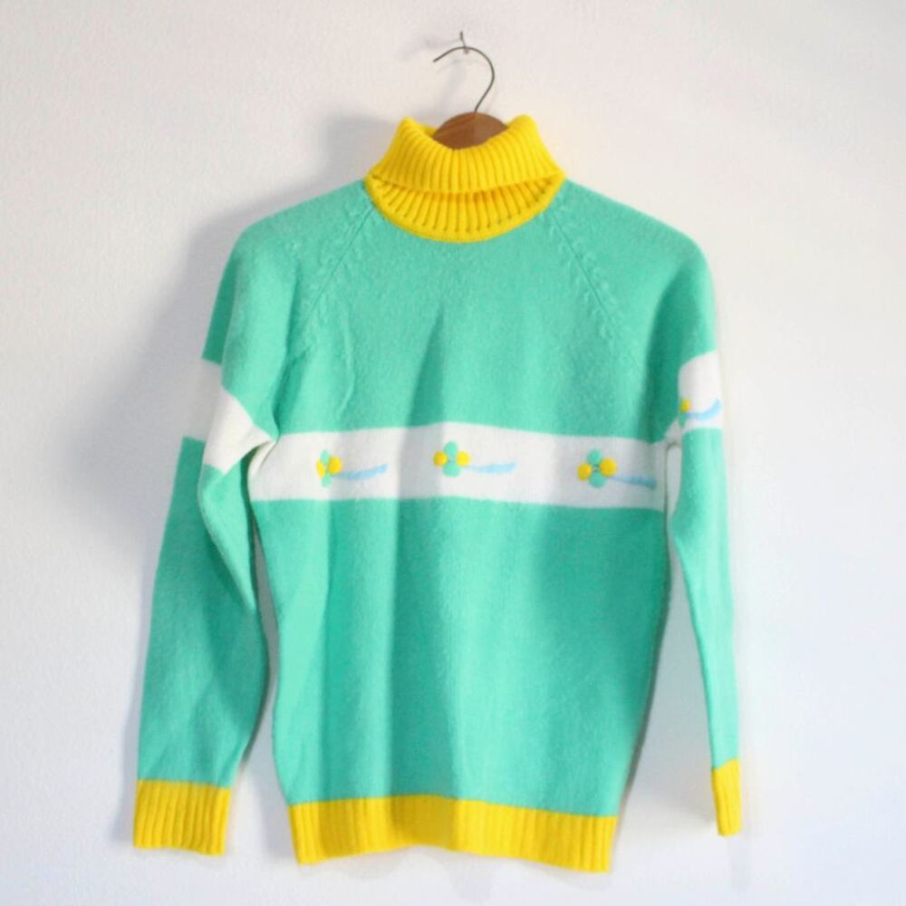 Vintage Floral Sweater Medium
